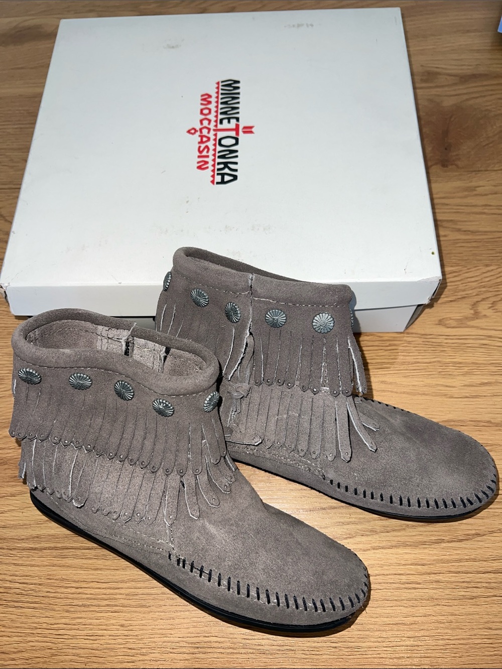 NIB Minnetonka Double Fringe Grey Suede Boot with studded accents US 5.5